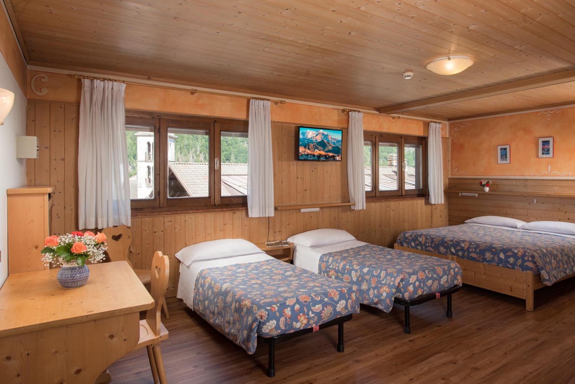 Hotel Centrale Alleghe Luaran gambar